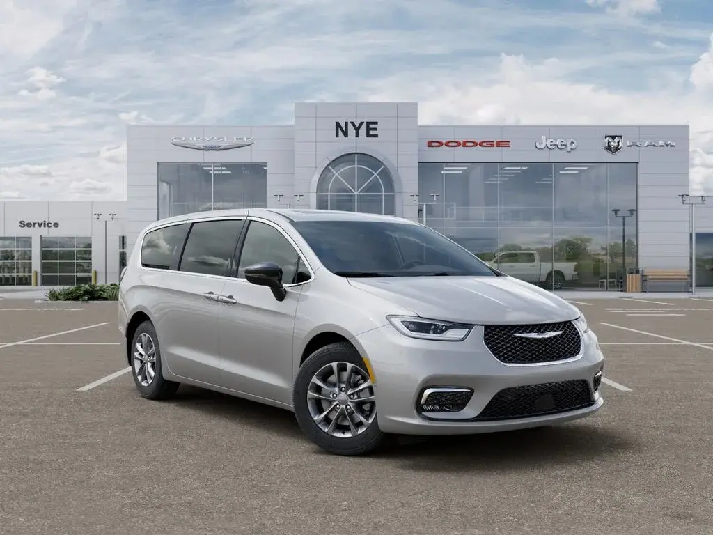 2026 Chrysler Pacifica Select AWD photo 5