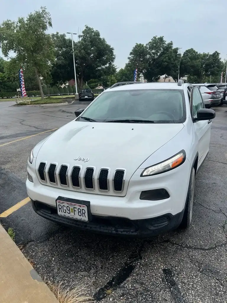 2016 Jeep Cherokee Sport's photo