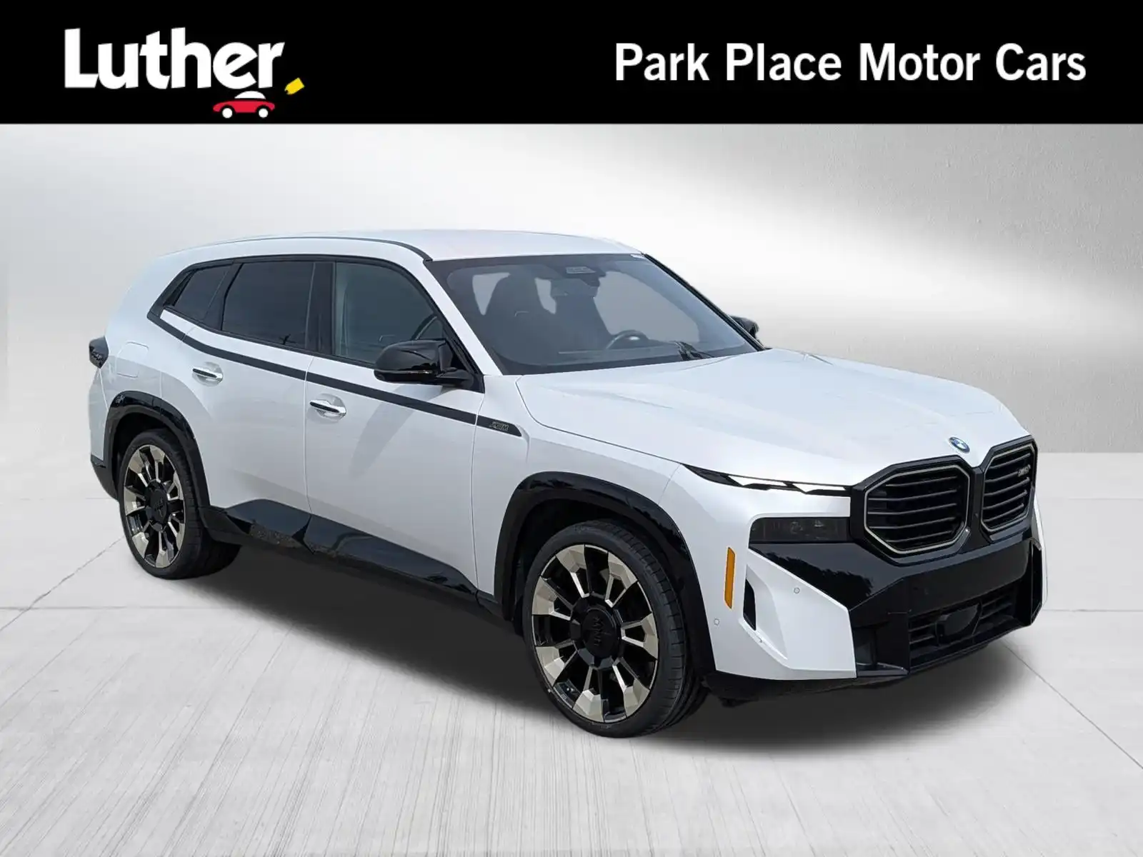 2023 BMW XM Base's photo