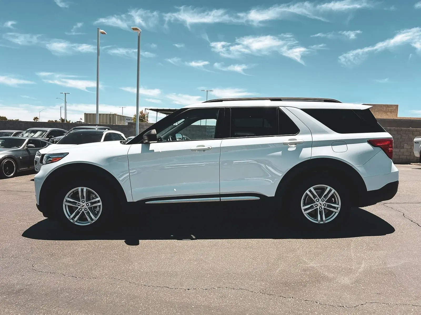 2023 Ford Explorer XLT RWD photo 4