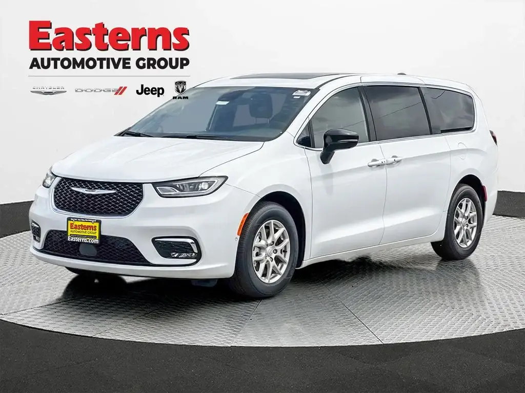 2026 Chrysler Pacifica Select photo 1