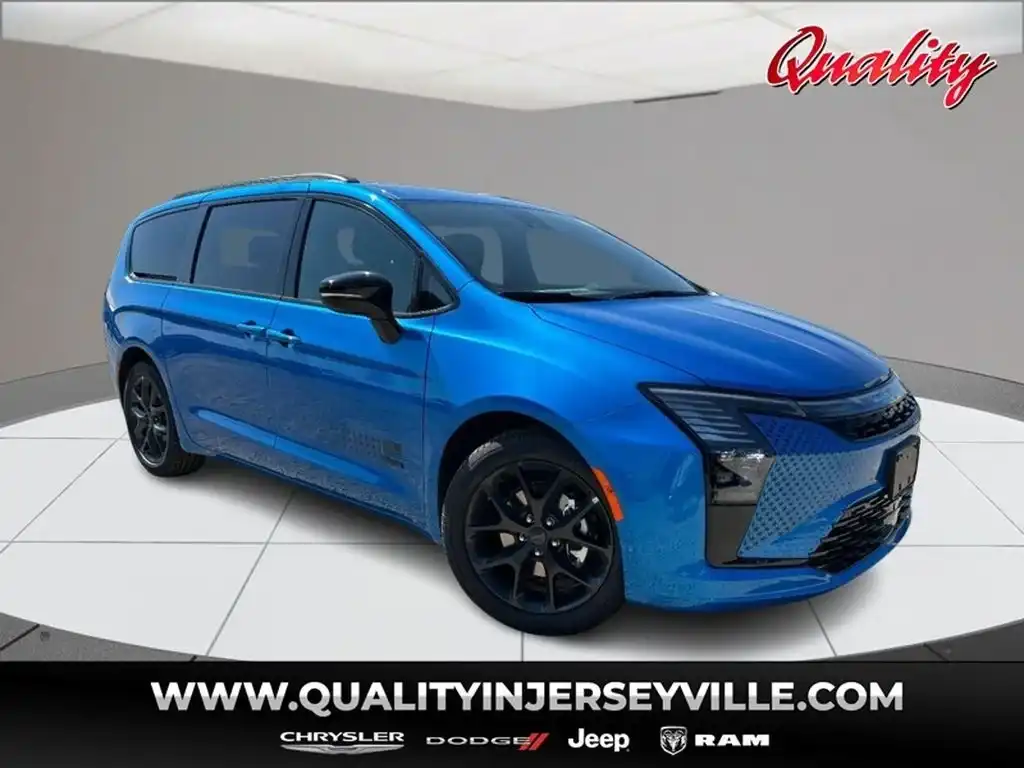 2027 Chrysler Pacifica Select's photo