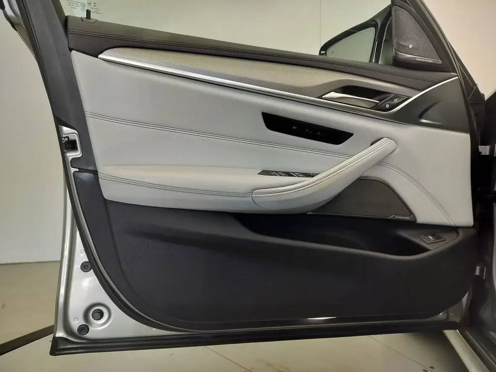 2021 BMW M5 Base photo 5