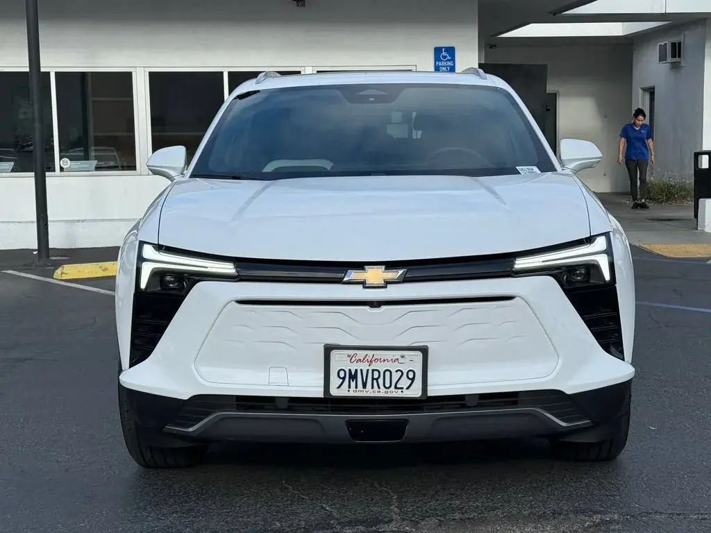 2024 Chevrolet Blazer EV LT AWD photo 4