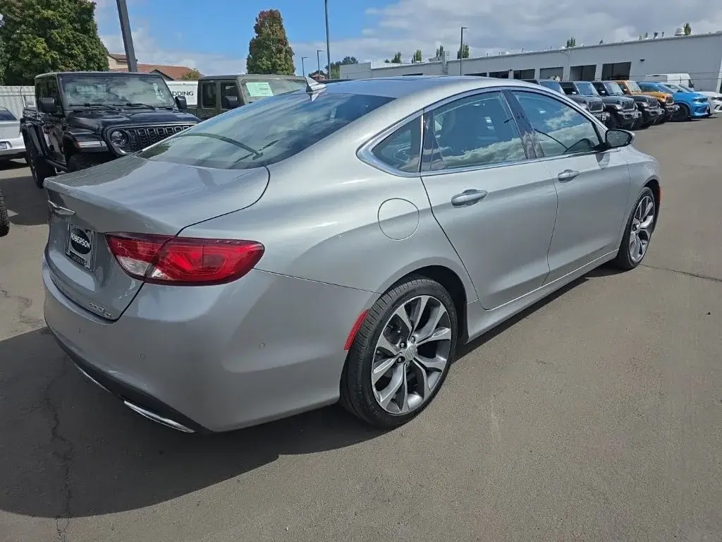 2015 Chrysler 200 C photo 5