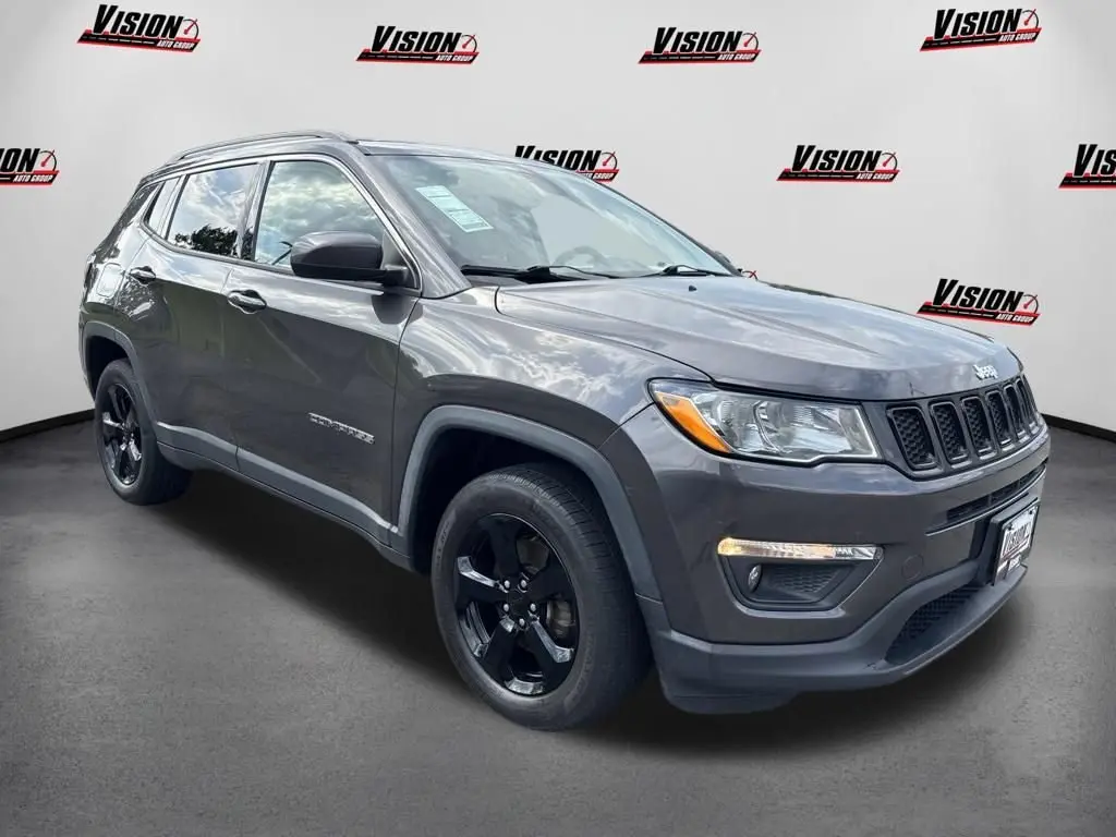 2017 Jeep Compass Latitude 4X4 photo 3