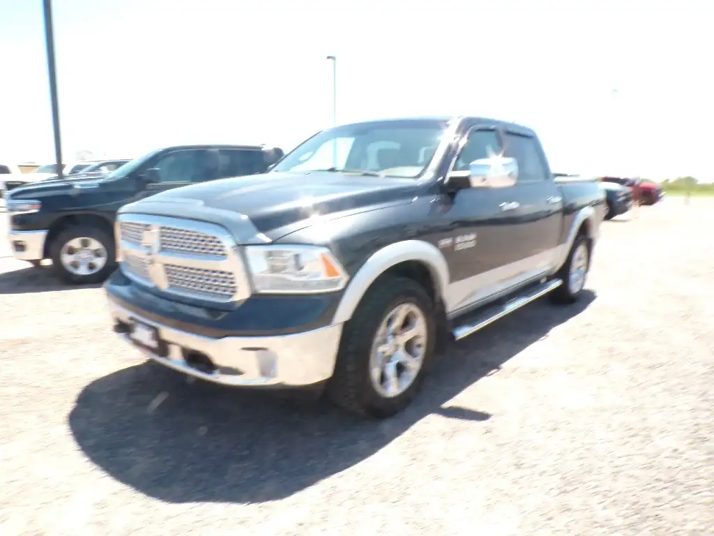 2016 RAM 1500 Laramie 4x4 Crew Cab 5'7's photo