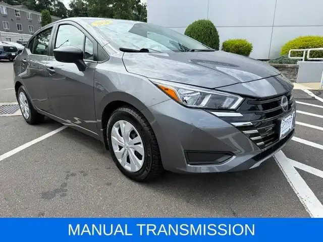 2024 Nissan Versa 1.6 S MT's photo
