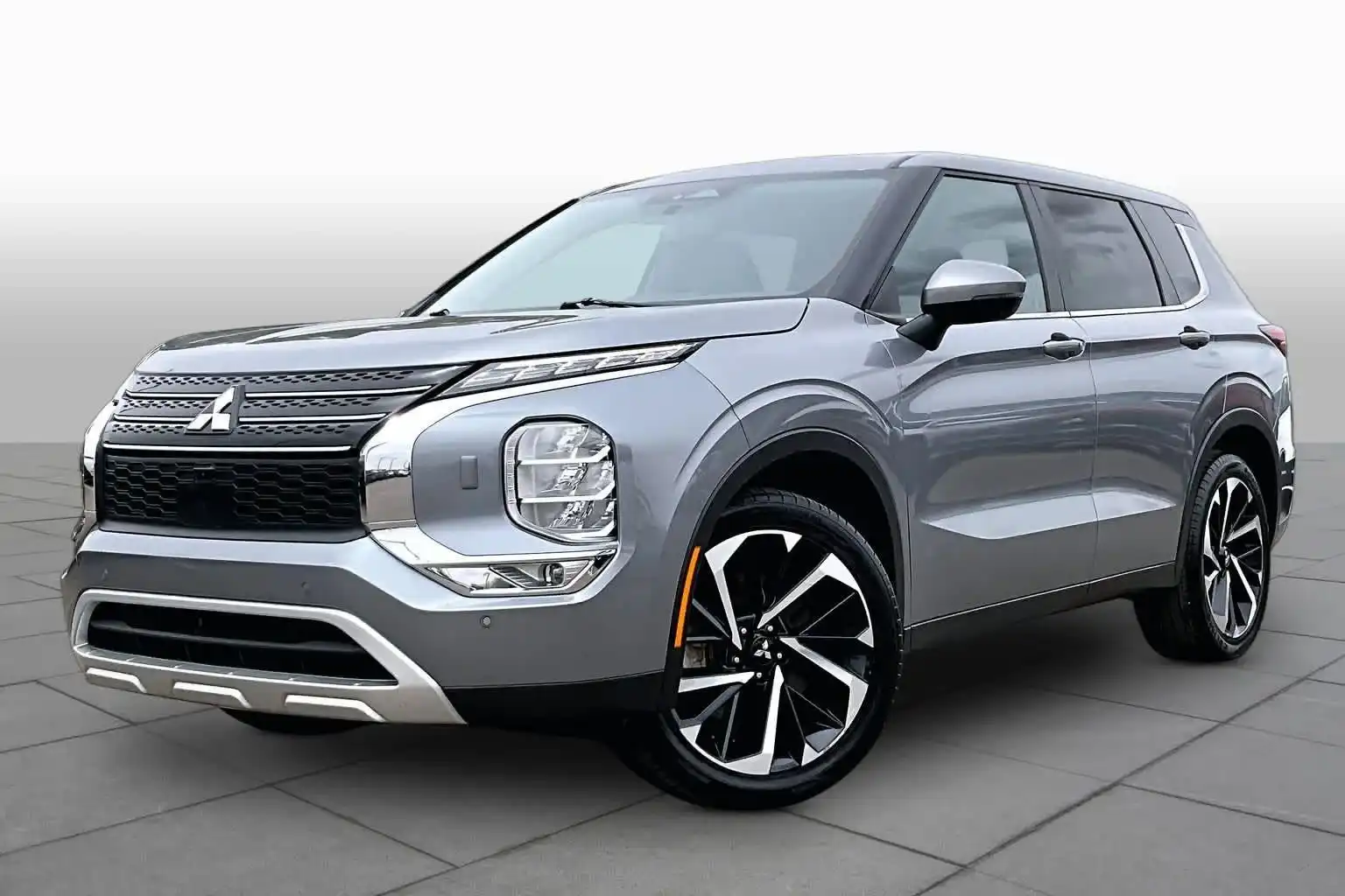 2024 Mitsubishi Outlander SE S-AWC's photo