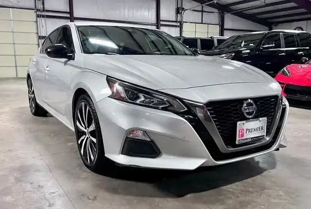 2021 Nissan Altima 2.5 SR's photo