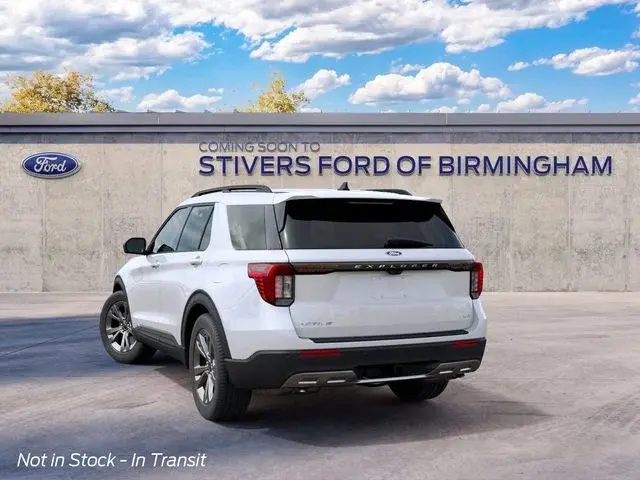 2027 Ford Explorer Active 4WD 200A photo 4