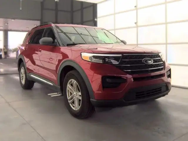 2024 Ford Explorer XLT 4WD photo 1