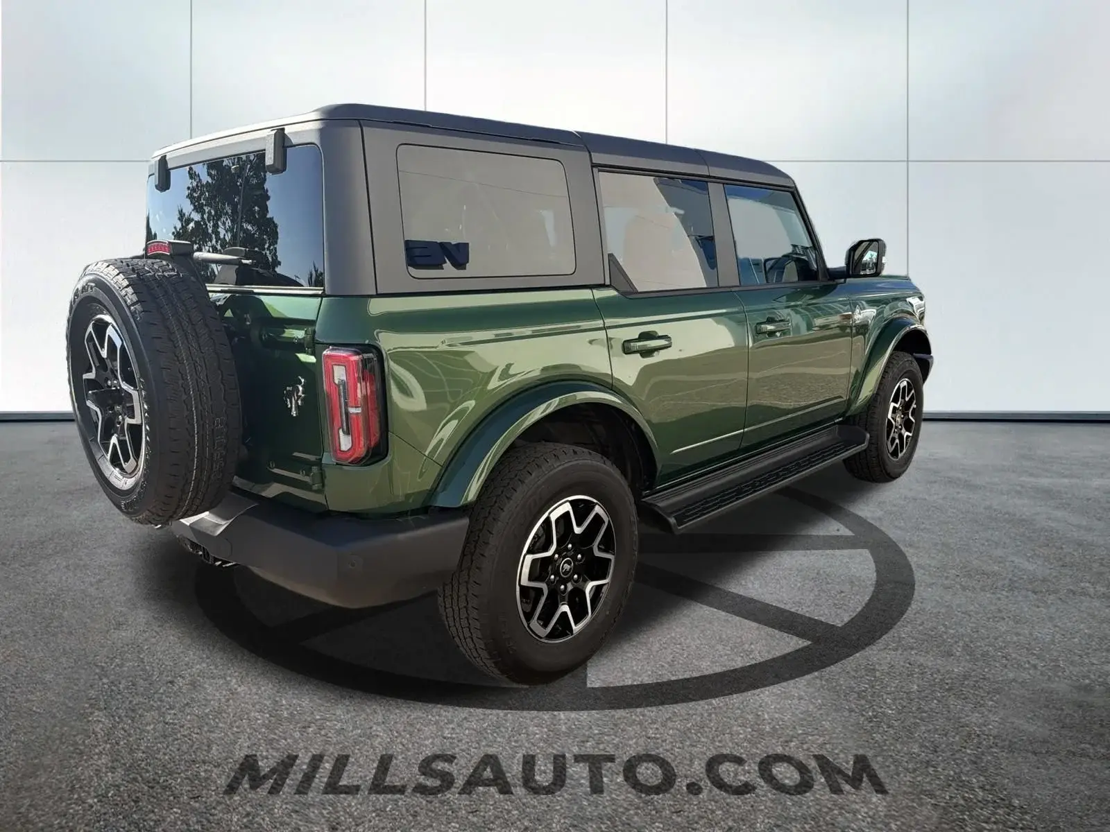 2025 Ford Bronco Outer Banks 4WD photo 4