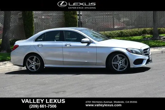 2017 Mercedes-Benz C-Class C300 photo 3