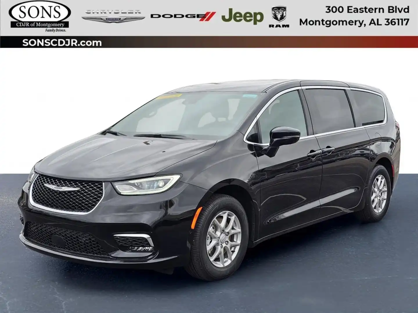 2026 Chrysler Pacifica Select's photo