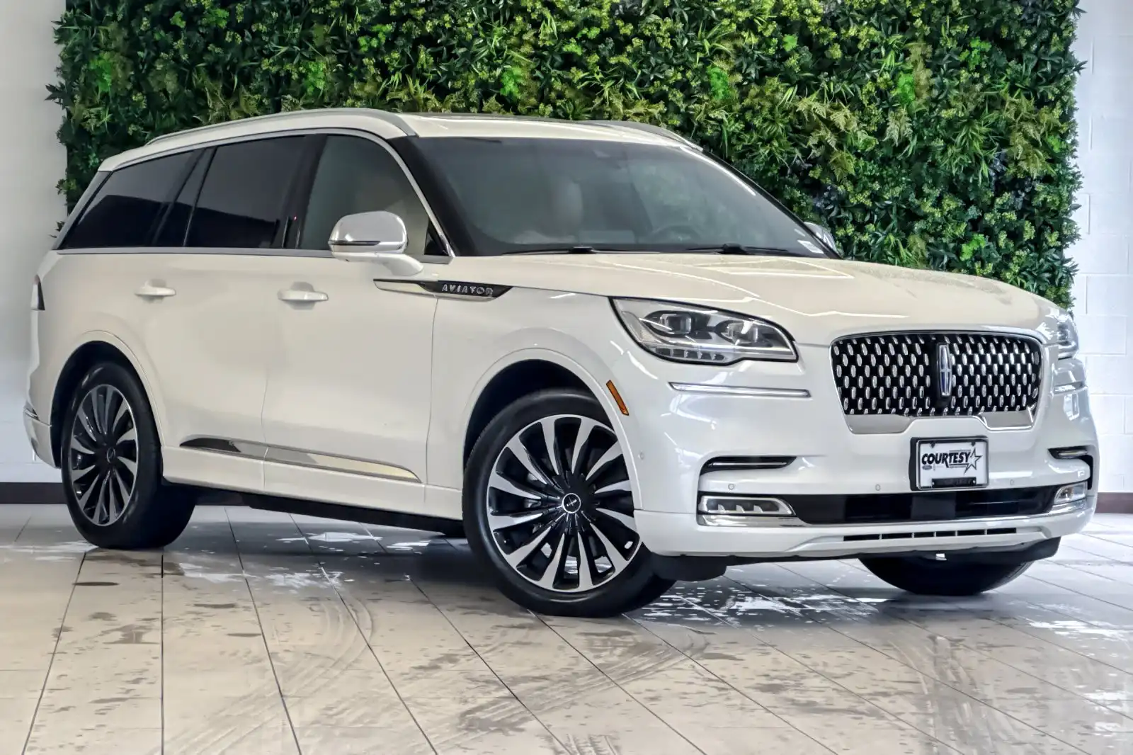 2020 Lincoln Aviator Black Label Grand Touring AWD's photo