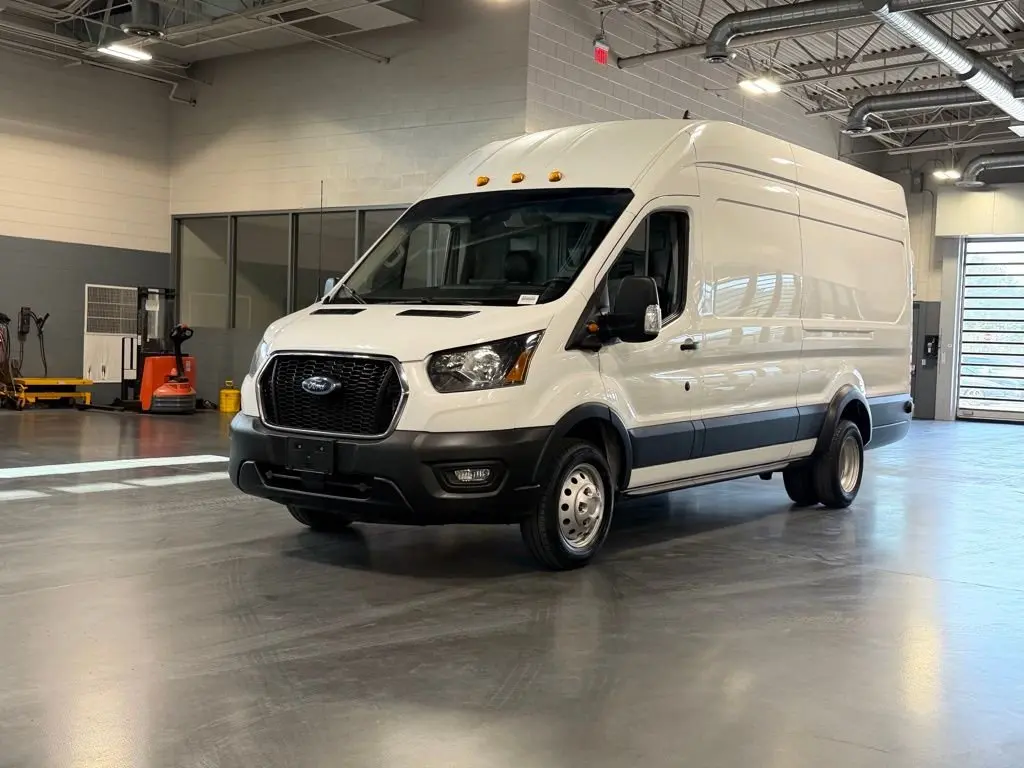 2023 Ford Transit undefined photo 3