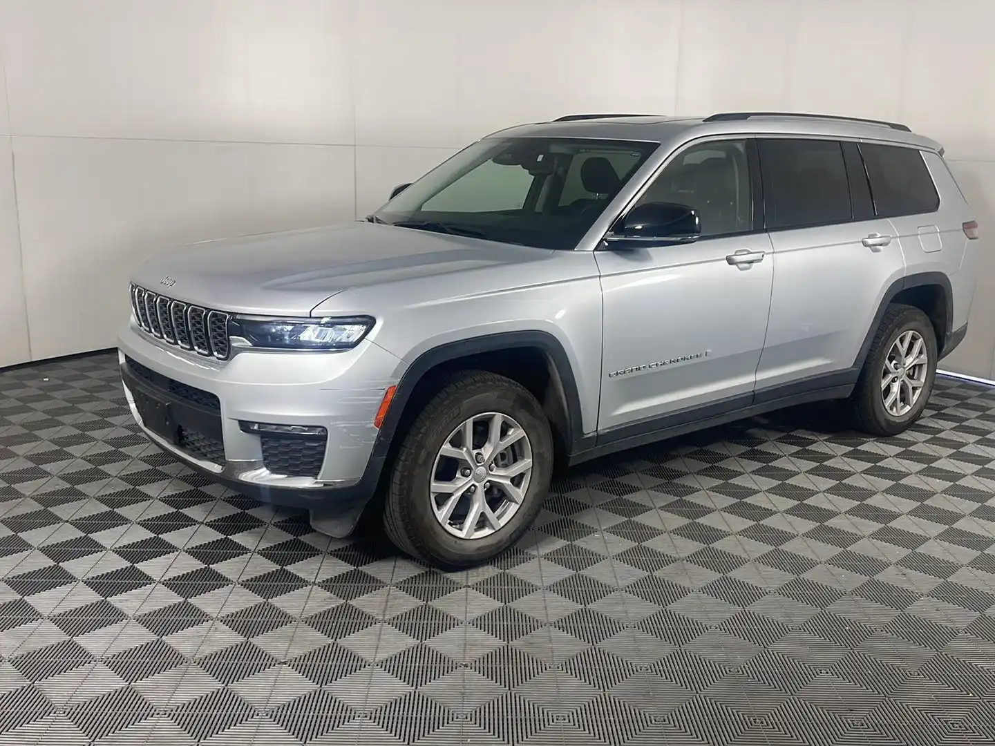2022 Jeep Grand Cherokee L Limited 4x4's photo