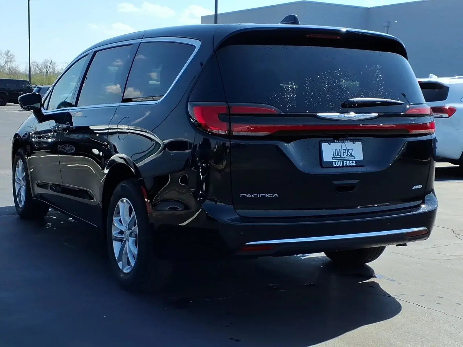 2026 Chrysler Pacifica Select AWD photo 4