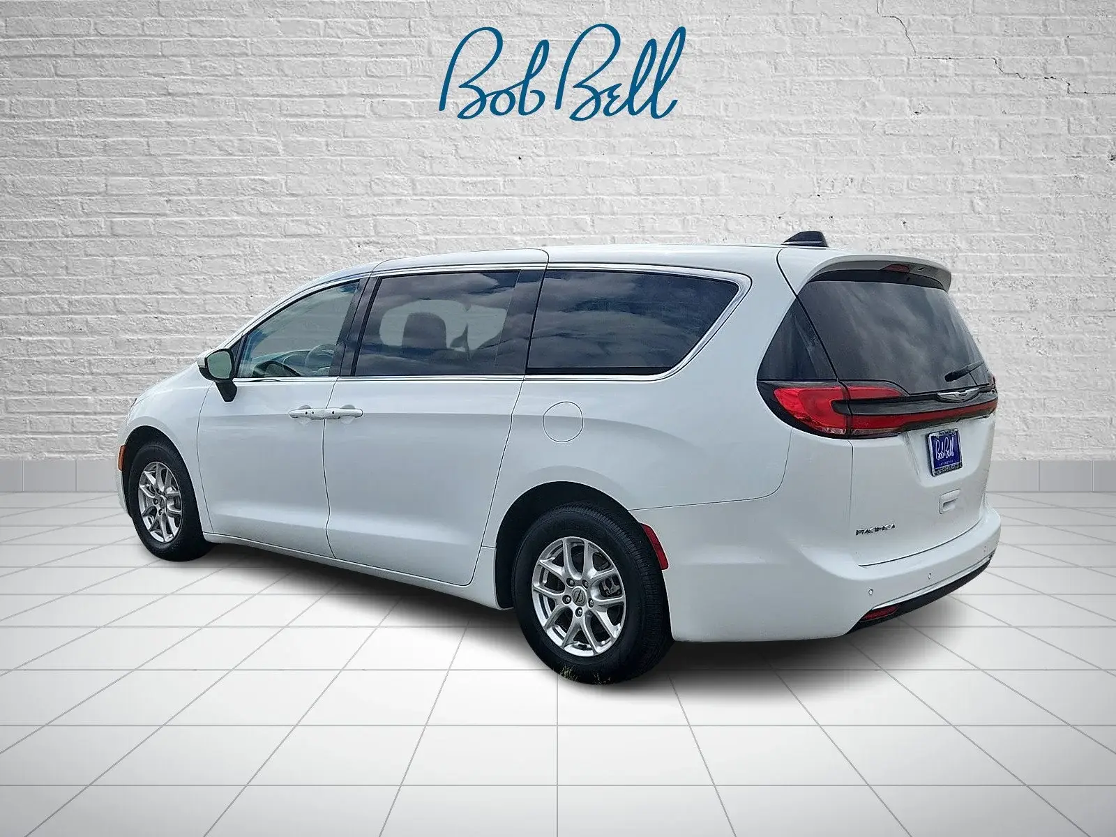 2023 Chrysler Pacifica Touring L photo 4
