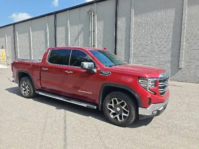 2022 GMC Sierra SLT 4WD Crew Cab Short Box's photo