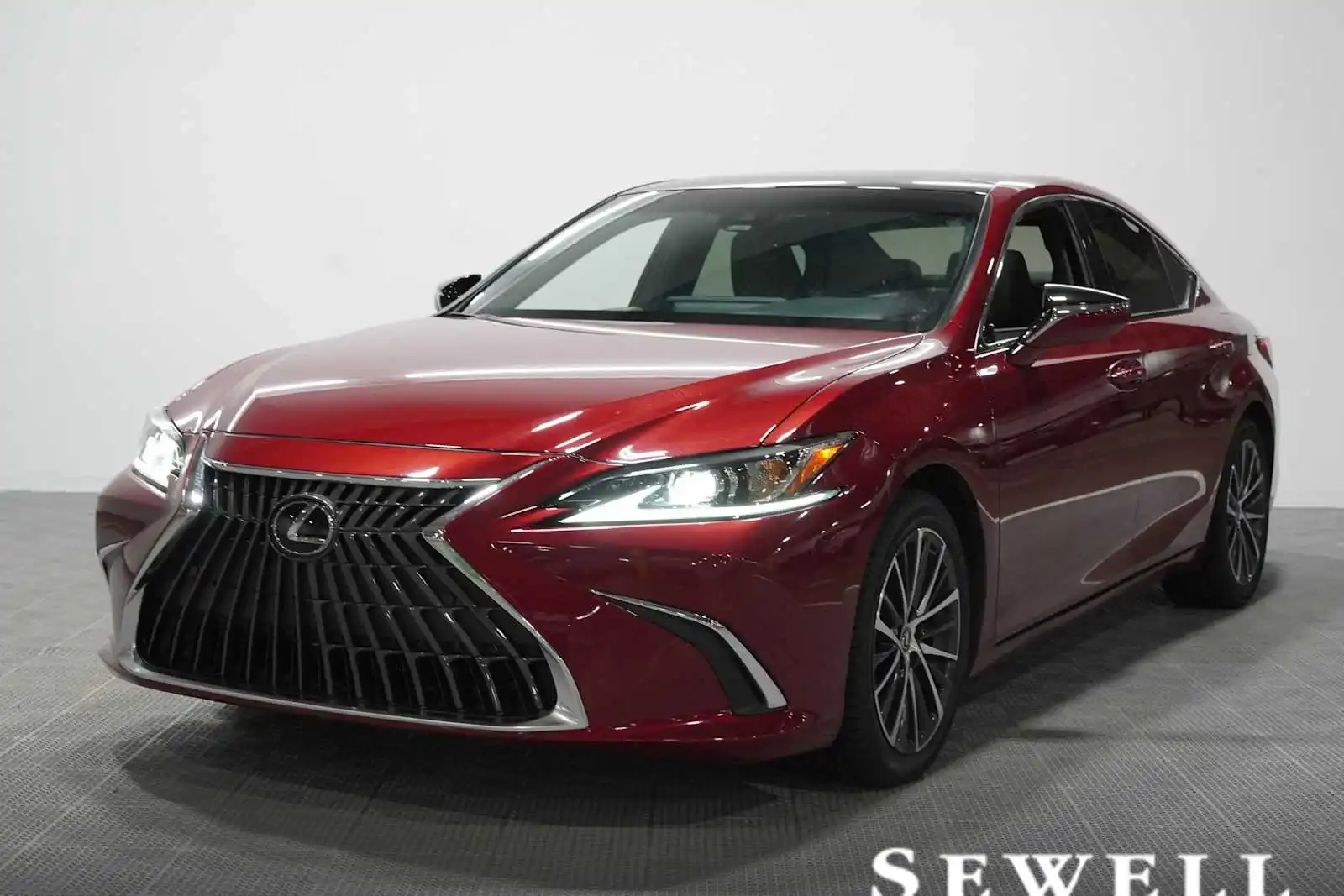 2025 Lexus ES 350 350's photo
