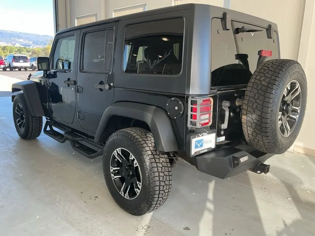 2016 Jeep Wrangler Rubicon photo 4
