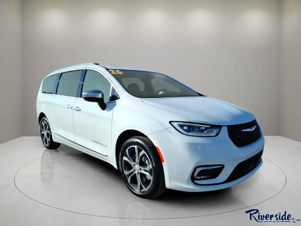 2026 Chrysler Pacifica Pinnacle AWD's photo