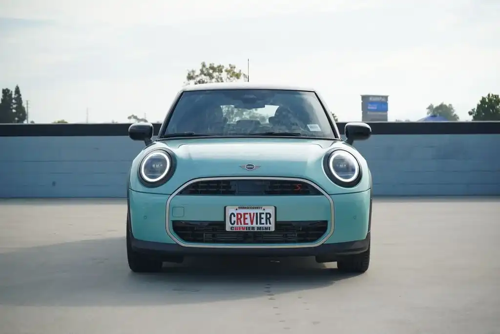 2026 MINI Hardtop Cooper S Signature's photo