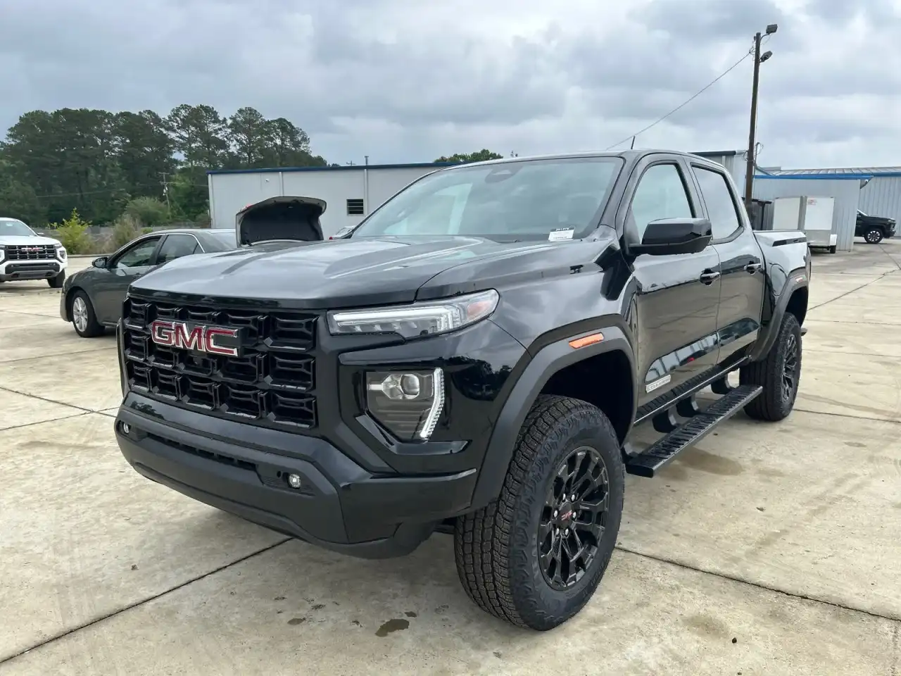 2026 GMC Canyon 2WD Elevation Crew Cab Short Box's photo