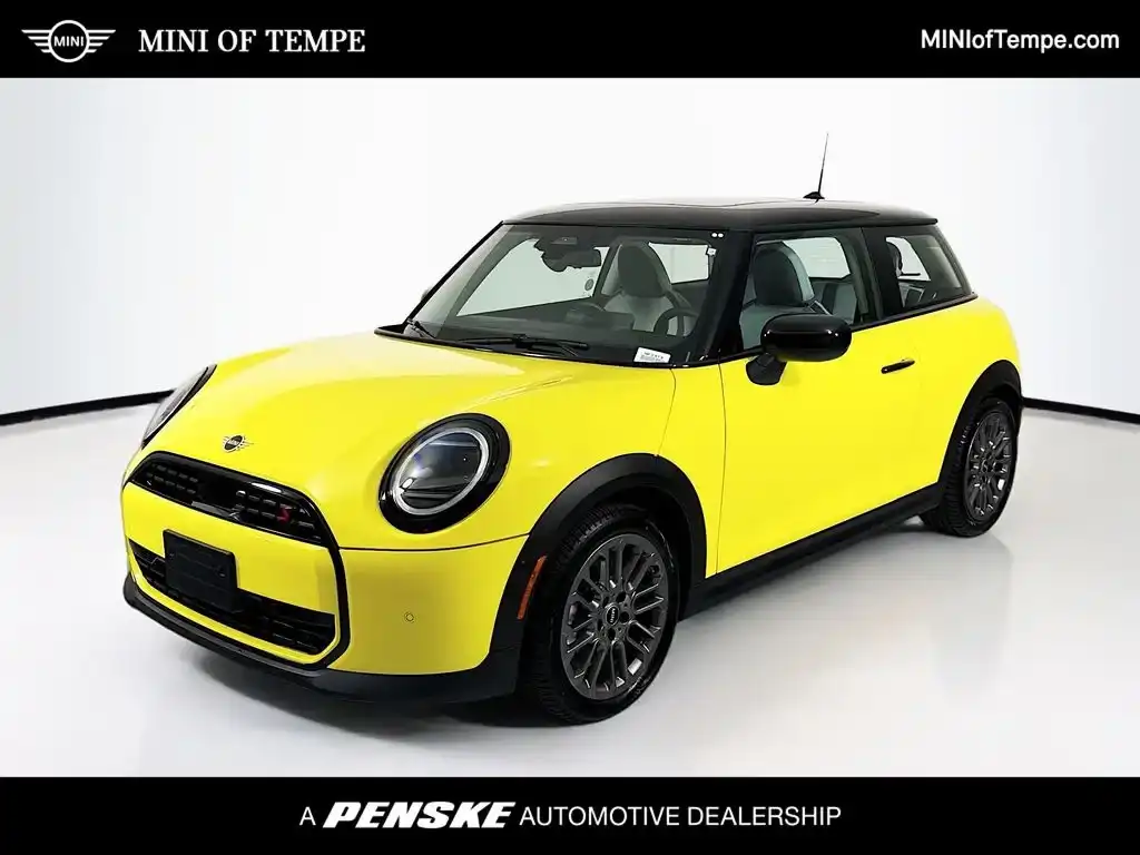 2025 MINI Hardtop Cooper S Signature's photo