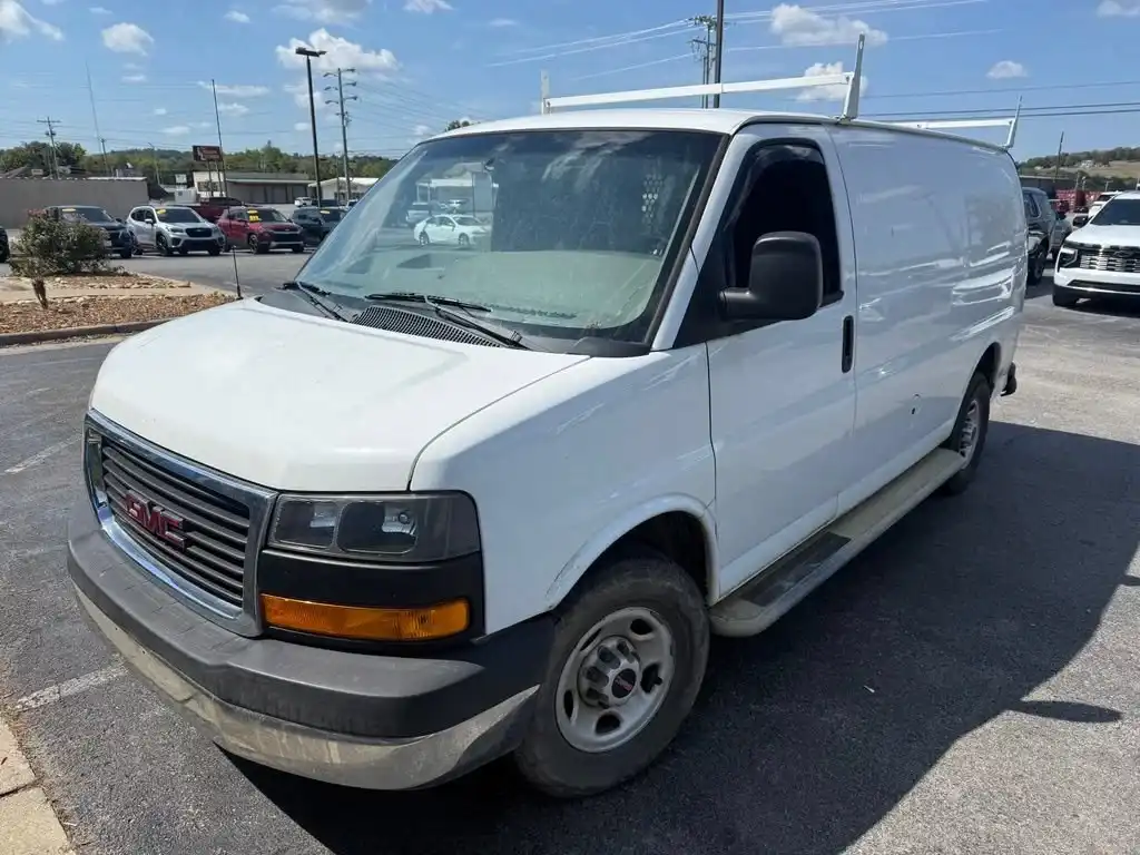 2018 GMC Savana 2500's photo