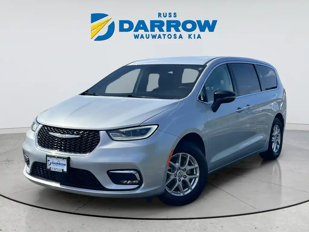 2024 Chrysler Pacifica Touring L's photo