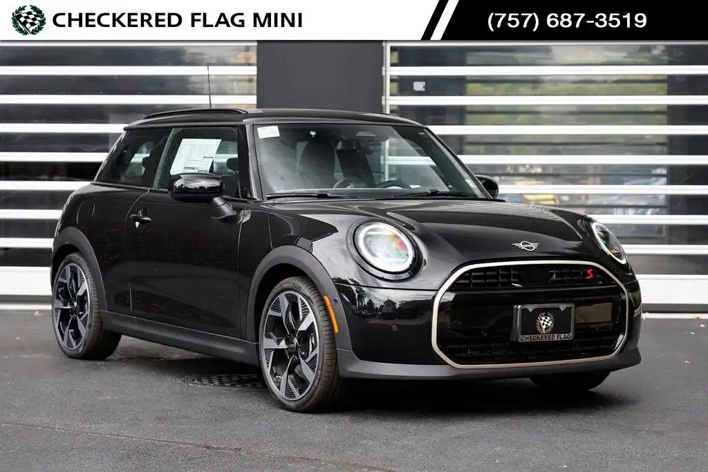 2025 MINI Hardtop Cooper S Signature's photo