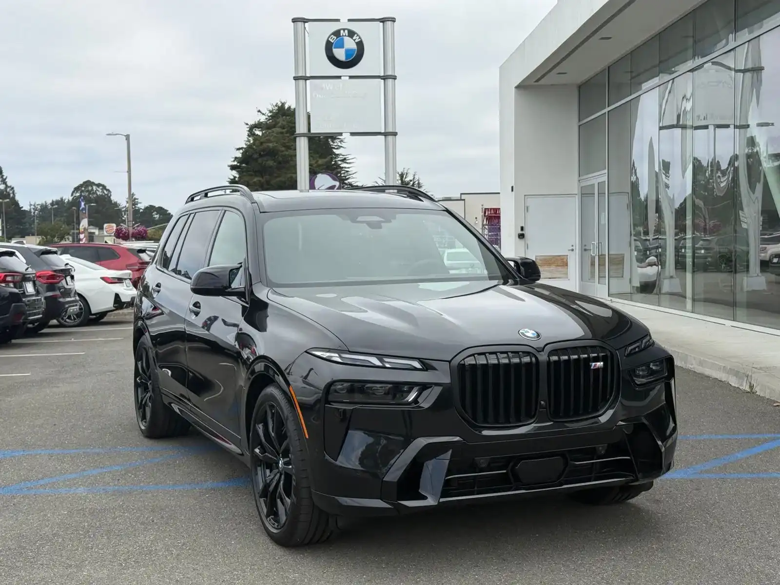 2027 BMW X7 M60i's photo