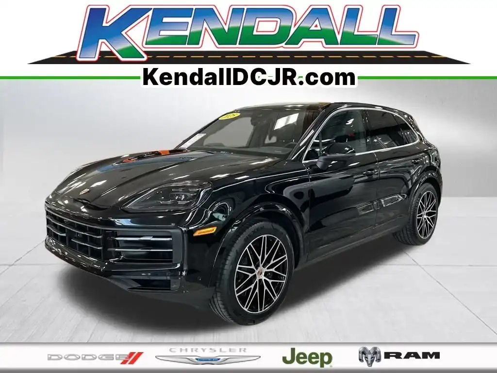 2025 Porsche Cayenne Base's photo