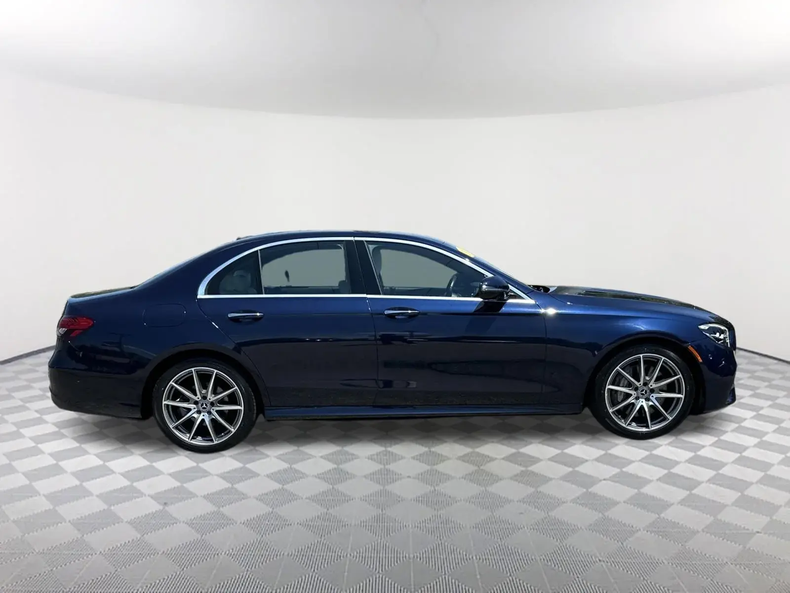 2021 Mercedes-Benz E-Class E350 photo 4