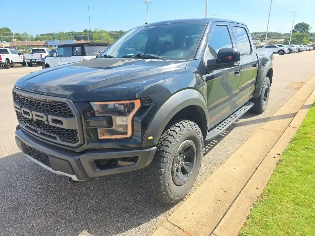 2018 Ford F-150 Raptor 4WD SuperCrew 5-1/2' Box's photo