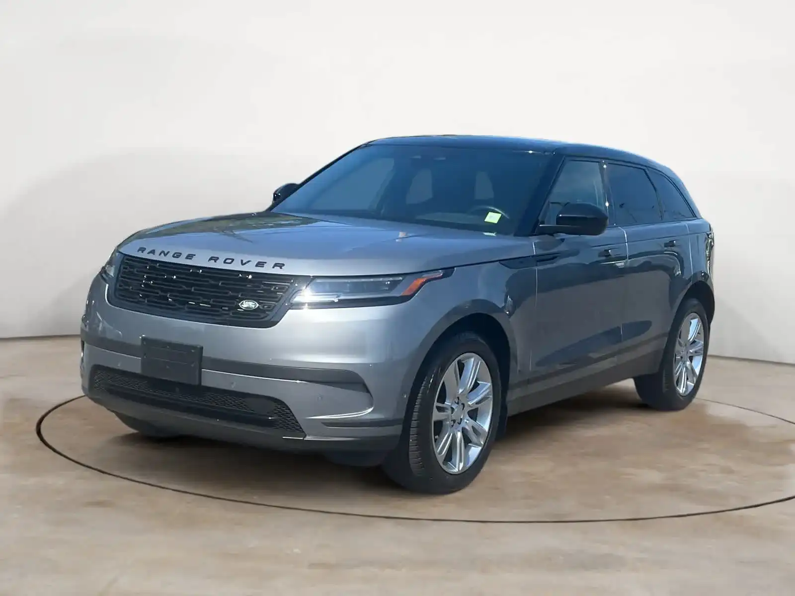 2026 Land Rover Range Rover Velar P250 S's photo