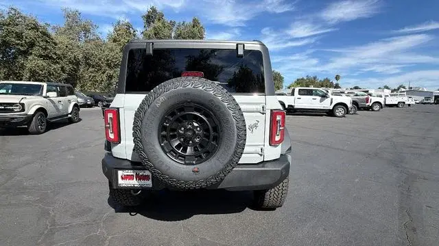 2026 Ford Bronco Outer Banks 4WD photo 5