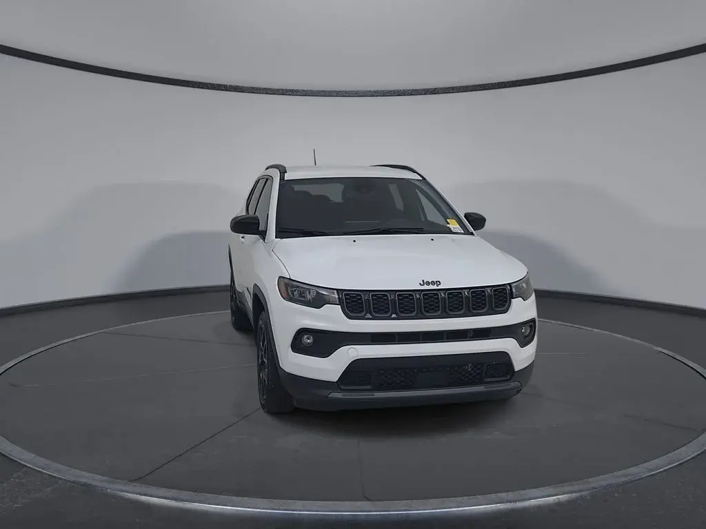 2025 Jeep Compass Latitude 4WD photo 4