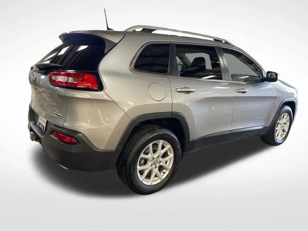 2017 Jeep Cherokee Latitude 4X4 photo 5