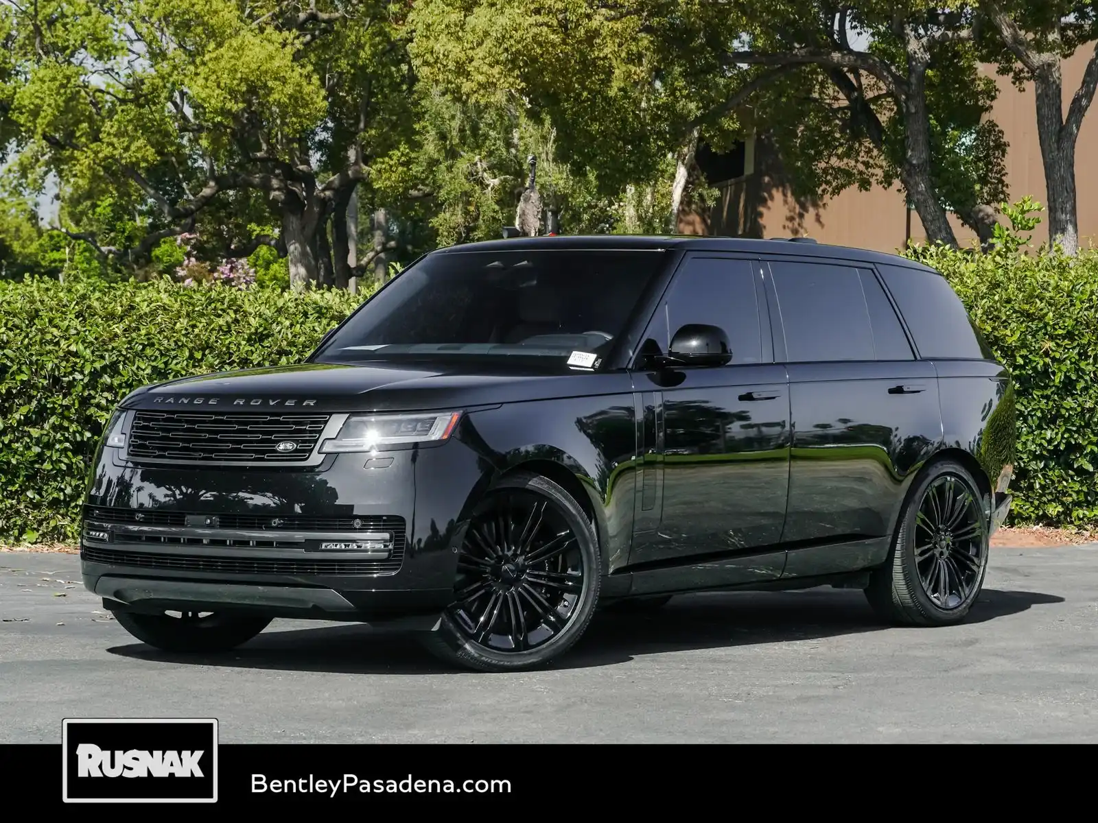 2026 Land Rover Range Rover 4.4 SE LWB 7's photo
