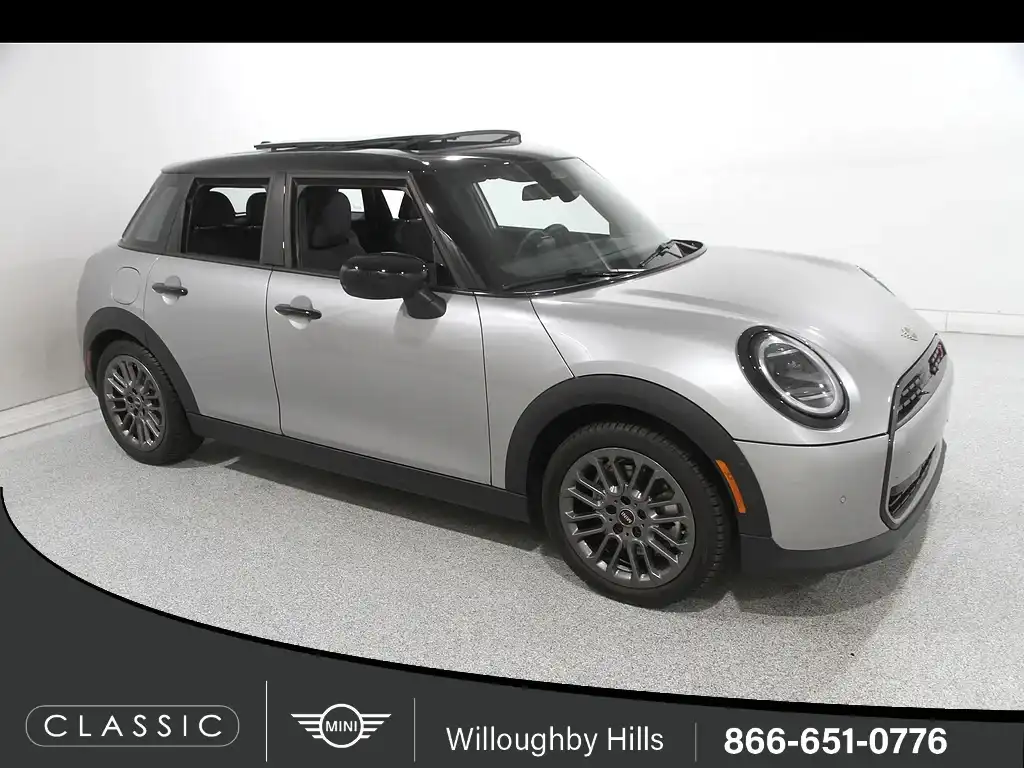 2026 MINI Hardtop Cooper S Signature's photo