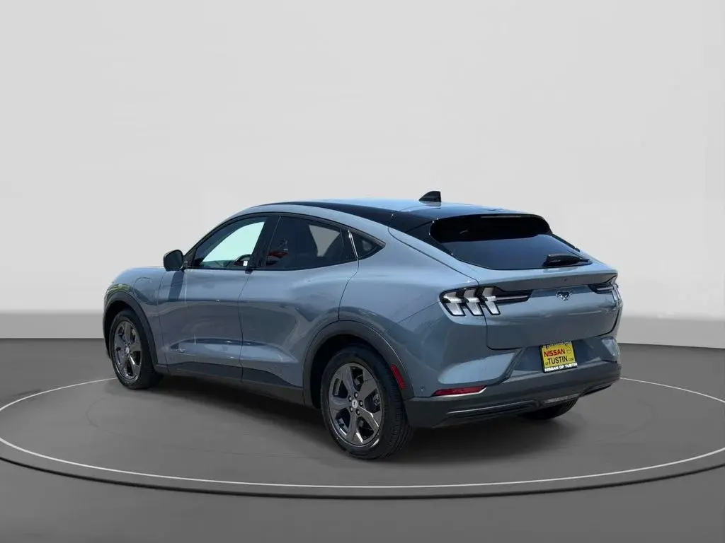 2023 Ford Mustang-Mach-e Select photo 5