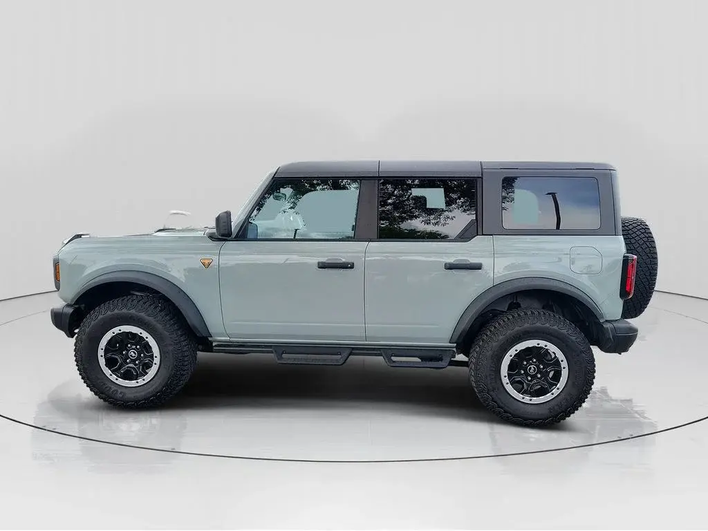 2023 Ford Bronco Badlands 4WD photo 4