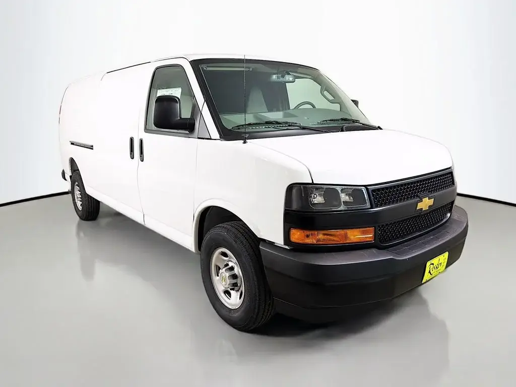 2026 Chevrolet Express 3500 Extended Work Van photo 3