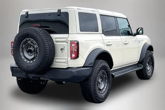 2025 Ford Bronco Outer Banks 4WD photo 5