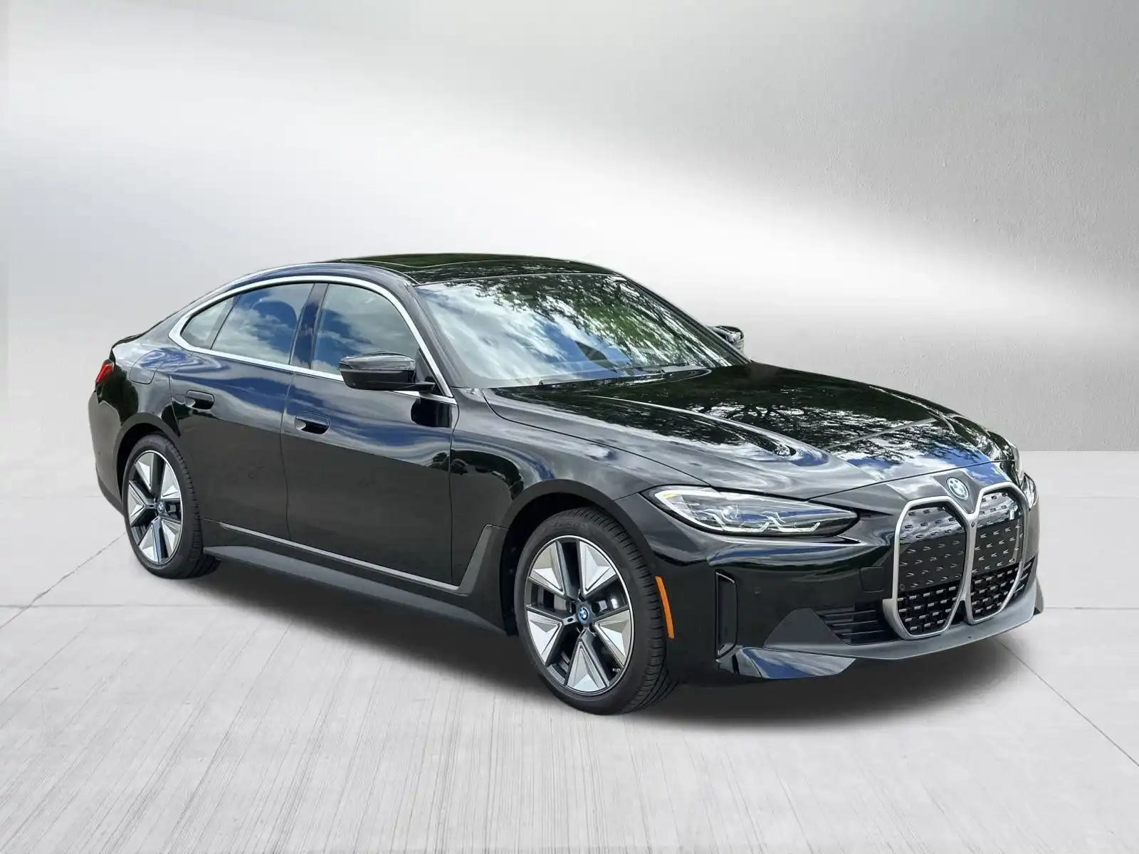 2024 BMW i4 eDrive40's photo