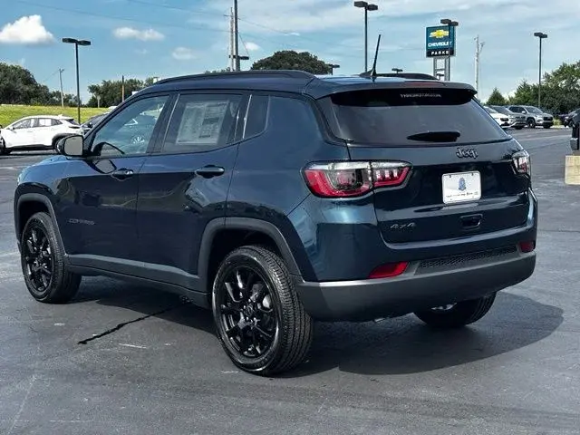 2026 Jeep Compass Altitude 4X4 photo 5